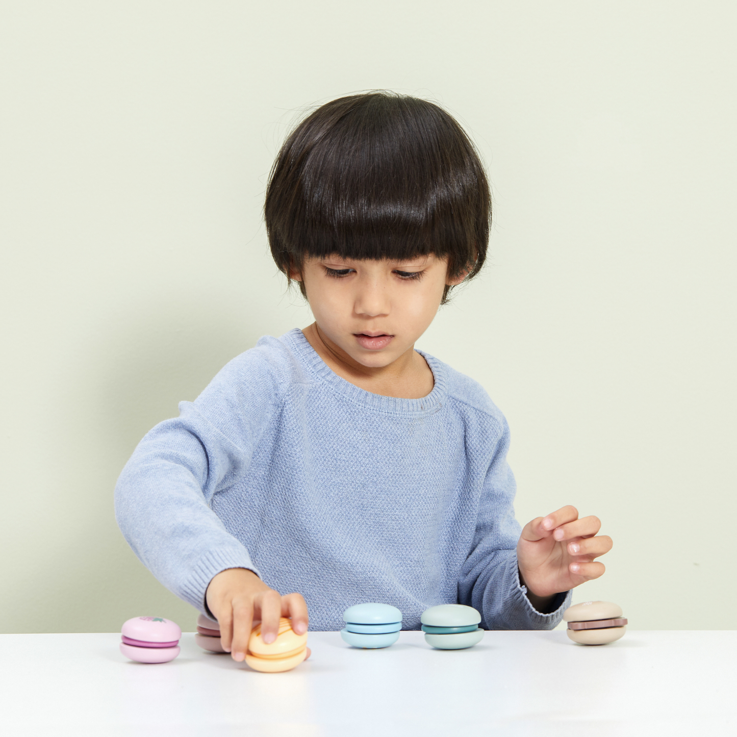 PolarB Wooden Macarons Play Set, 6-Piece Pretend Food Toy for Kids, Safe, Colorful and Imaginative Role Play for Toddlers and Preschoolers Ages 2 and Up