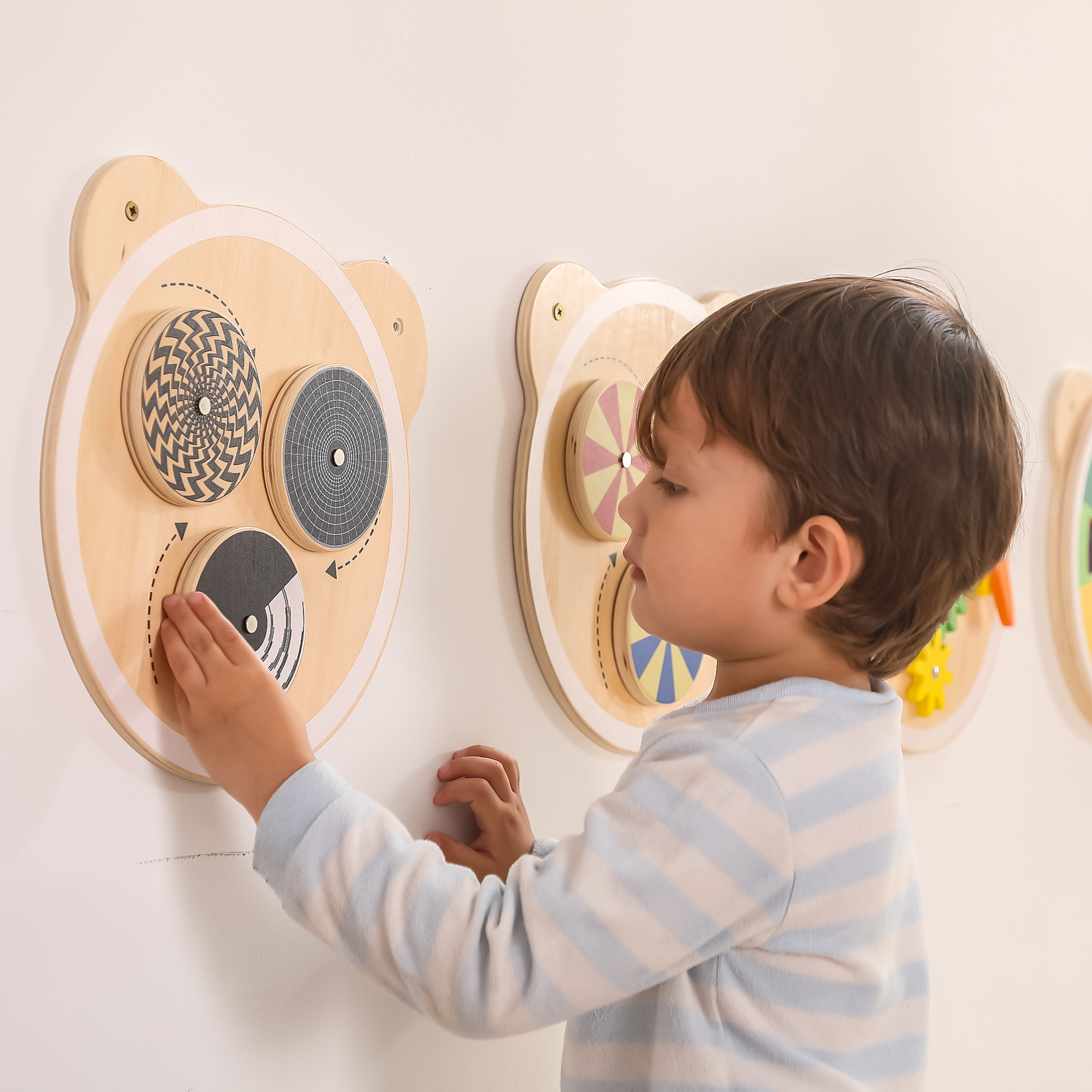 Viga Overlaying Colors Wall Toy, Montessori Wooden Color Mixing Panel with Rotating Acrylic Discs, Builds Visual Perception & Logic, Eco-Friendly & Non-Toxic Toy, for Boys & Girls Ages 18M+