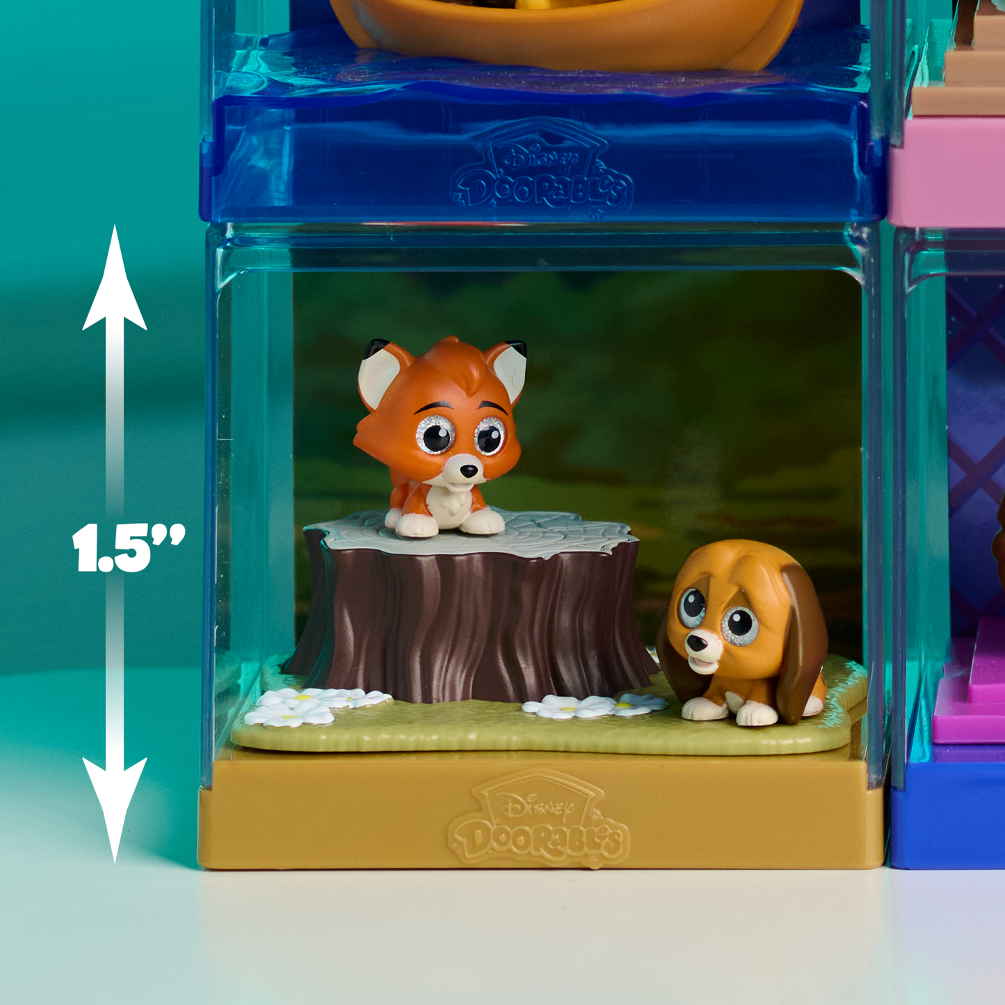 Disney Doorables Movie Moments Series 3 with 2 Collectible Mini Action Figures and Display Case, 1.5 Inch (3.8 cm) Stackable Toy Figurines, Officially Licensed Kids Toy for Ages 5 & Up by Just Play