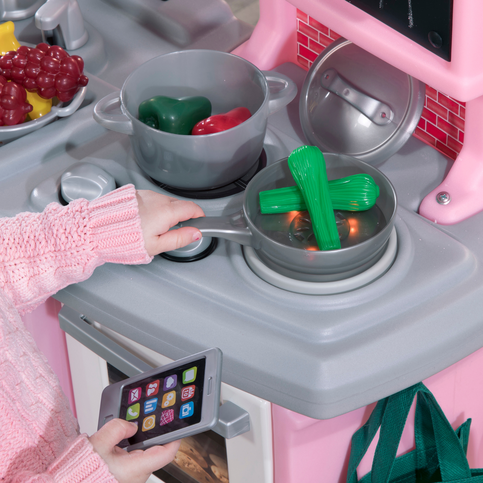 Step2 Great Gourmet Kitchen, Kitchen Playset with 36 Piece Accessories Including Pots and Pans, Folk and Spoon, Indoor and Outdoor Roleplay ToySuitable for Children both Boys and Girls Aged 2+