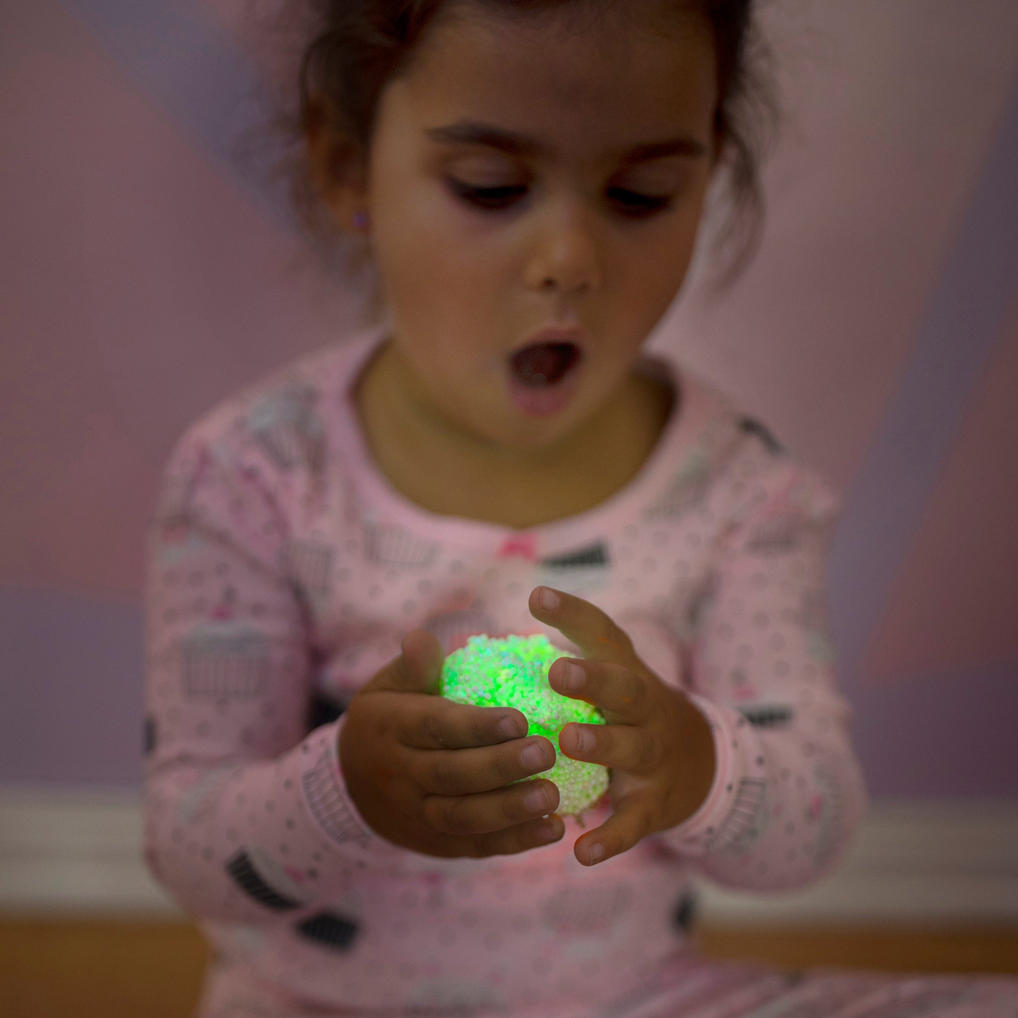 Learning Resources Playfoam Glow-in-the-Dark 4-Pack, Mess-Free Sensory Play Foam, Never Dries Out, Glows in the Dark for Creative Fun