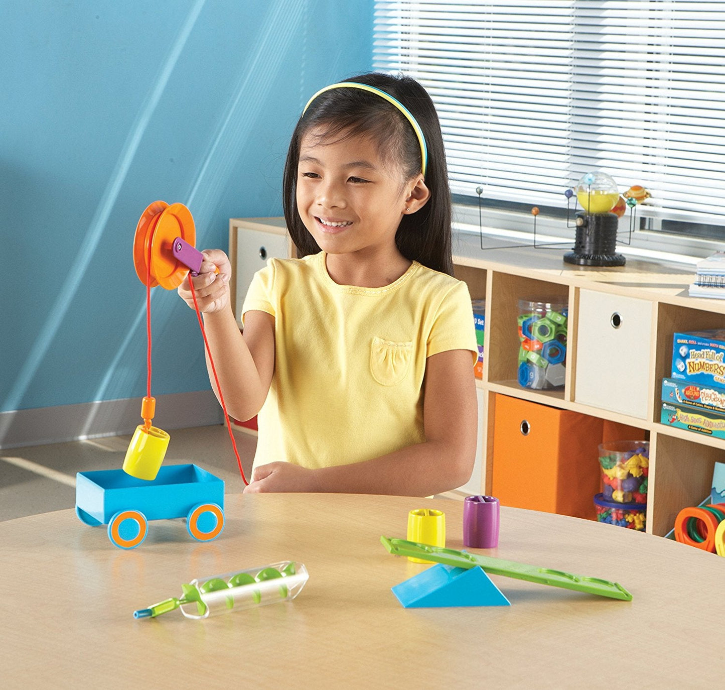 Learning Resources STEM Simple Machines Activity Set, Hands-On Engineering & Science Kit for Kids, Ages 5+