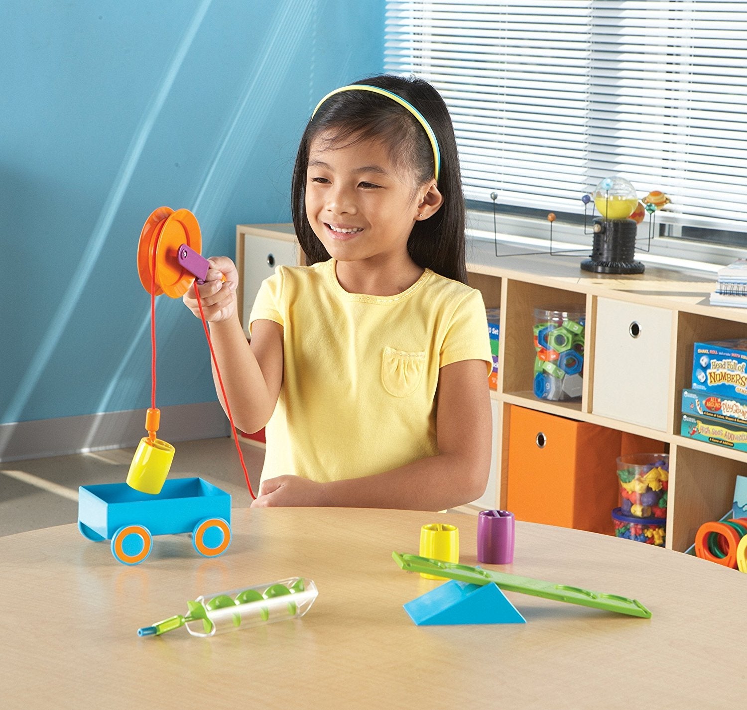 Learning Resources STEM Simple Machines Activity Set, Hands-On Engineering & Science Kit for Kids, Ages 5+