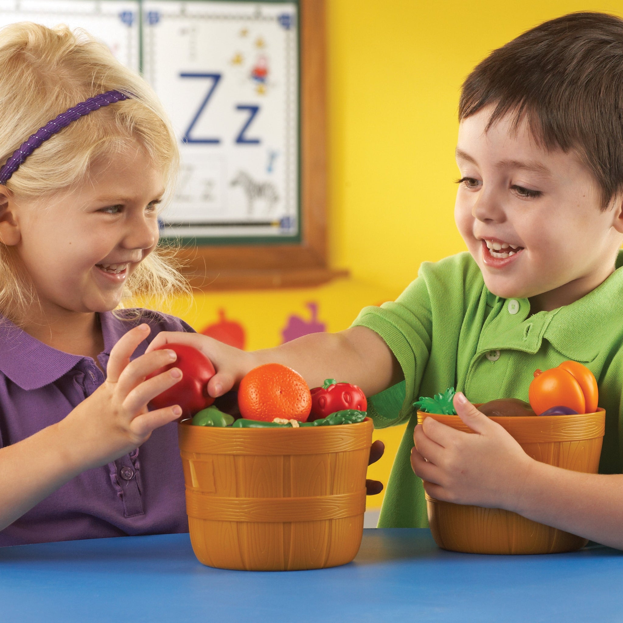 Learning Resources New Sprouts Bushel of Veggies, Soft Pretend Play Food Set for Toddlers, 9 Colorful Vegetable Pieces for Early Role Play, Language Development and Healthy Eating, Ages 18 Months+
